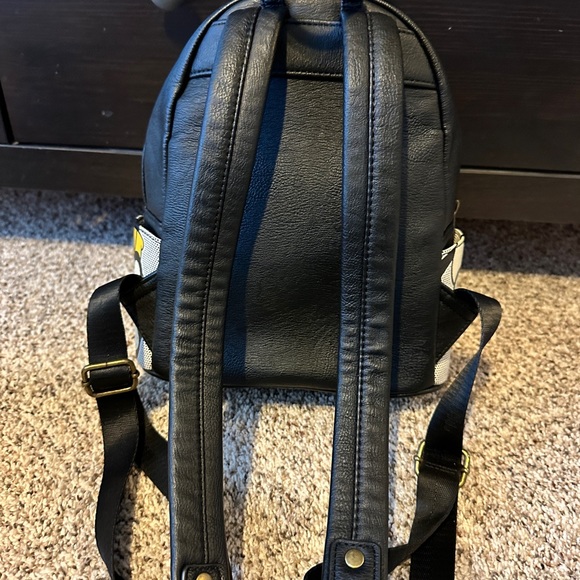 Mickey Mouse and Pluto Best Friends Great Day Loungefly Backpack RARE - Picture 3 of 8